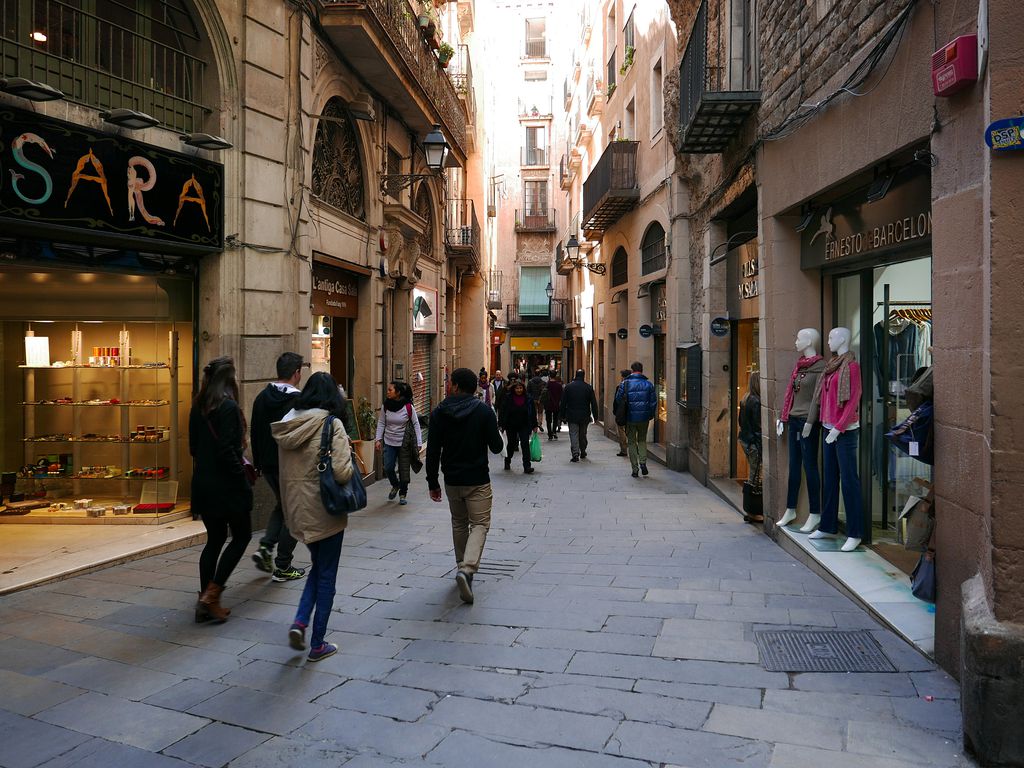 calle-del-call-comercios-y-peatones.jpg