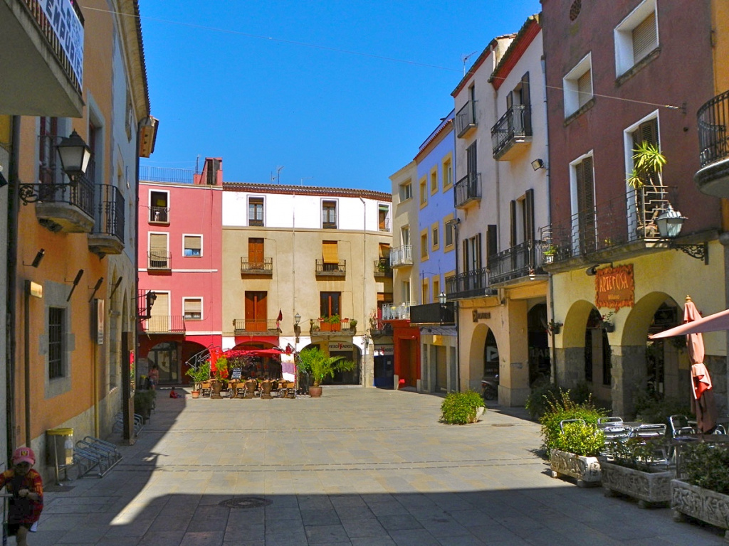 Castelló_d'Empúries,_plaça_dels_Homes_-_panoramio.jpg